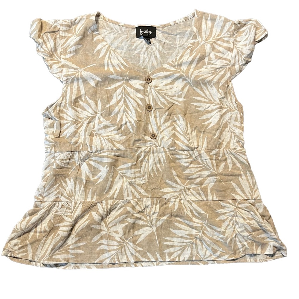 Tan with white Hawaiian floral pattern. Shortsleeved. Size L. By & By brand.